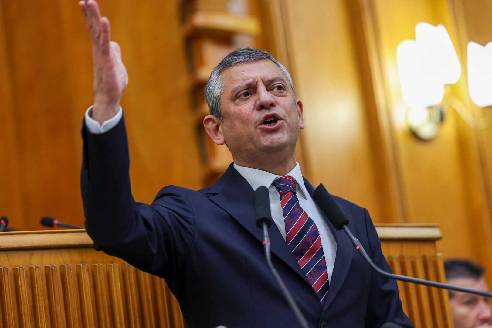 Boykot listesini kaldıran &Ouml;zg&uuml;r &Ouml;zel: &Ccedil;&ouml;z&uuml;m sandıktadır