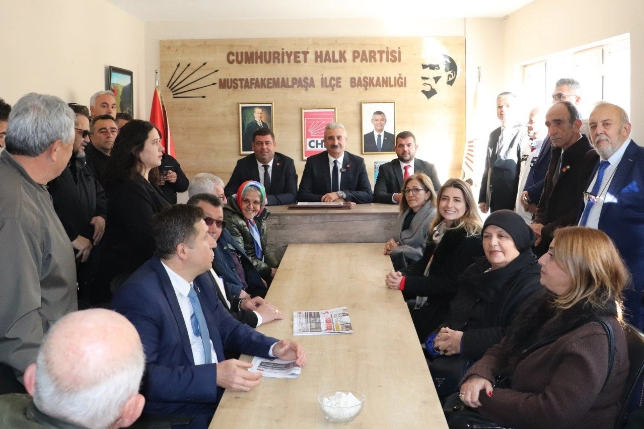 CHP Bursa'dan Mustafakemalpaşa'da saha &ccedil;alışması