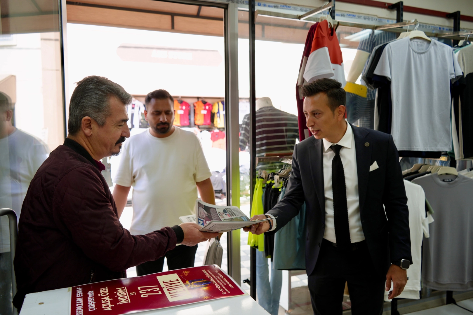 MHP'li başkanlardan esnafa şiftah parası!