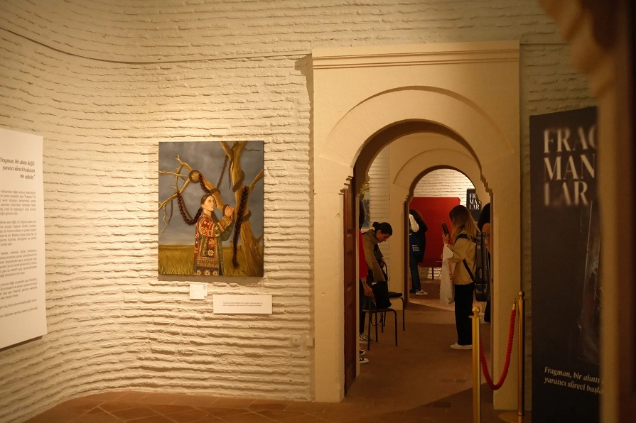 Fragmanlar projesi gen&ccedil; sanat&ccedil;ıları sanat d&uuml;nyasıyla buluşturdu