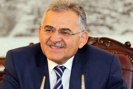 Memduh B&uuml;y&uuml;kkılı&ccedil;'tan 19 Kayseri firmasına 'ilk 1000' tebriği
