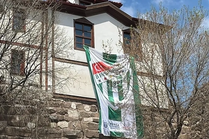 Bursaspor bayrağı Ankara Bursa Evi’nde