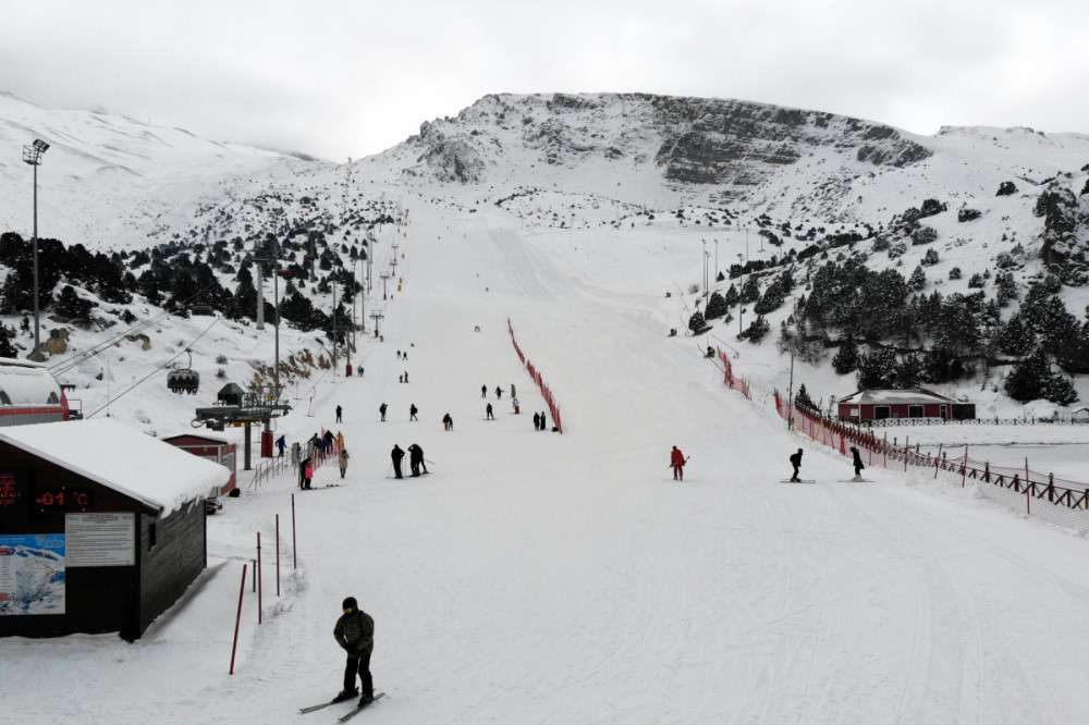 Ergan Dağı'nda kayak sezonu başladı 