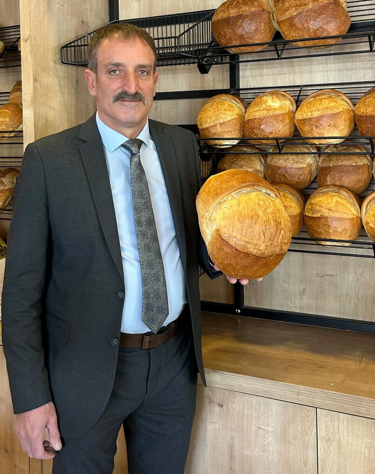 Osman &Ccedil;ırakoğlu'na fırıncı esnafından b&uuml;y&uuml;k destek